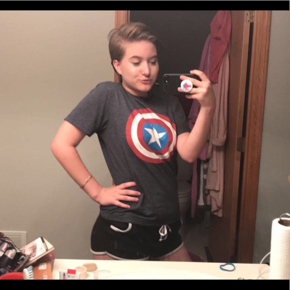 Meet your Posher, Alicia